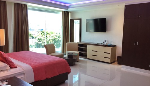 Luxury Double Room, Microwave, Pool View