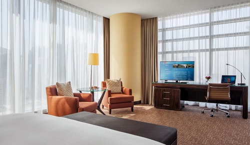 Room, 1 King Bed, Club Lounge Access (Spacious)