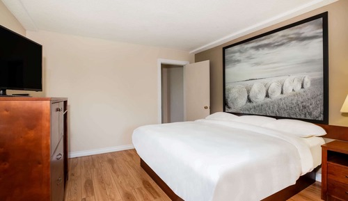 Kitchen Suite, 2 Rooms, 2 King Beds, (Non Smoking)