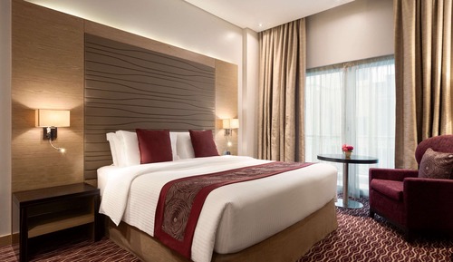 Deluxe Room, 1 King Bed, Smoking