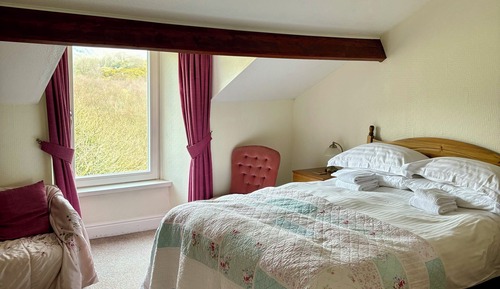 Standard Double Room, Shared Bathroom
