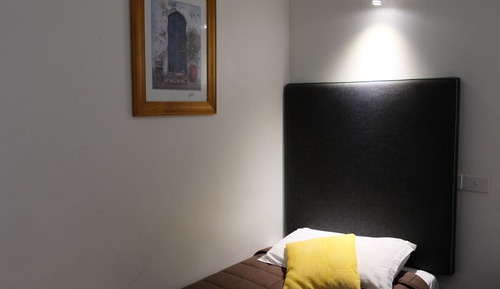 Family Room Ground Floor - 1 Queen and 2 Single Bed