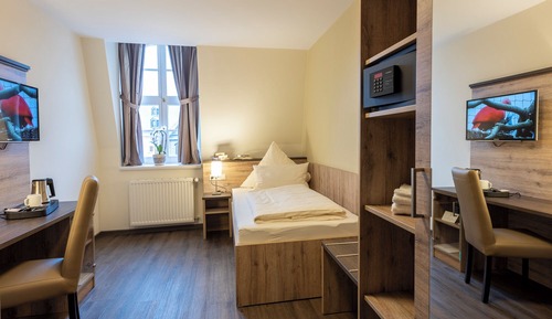 Single Room, City View
