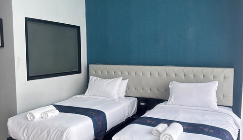 Standard Room, Multiple Beds, Balcony, City View