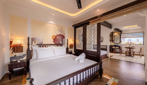 Deluxe Triple Room, City View