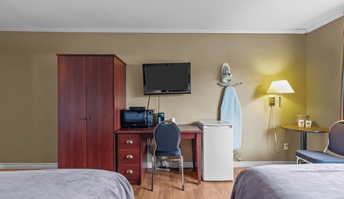 Standard Double Room, 2 Queen Beds, Refrigerator & Microwave, Bay View