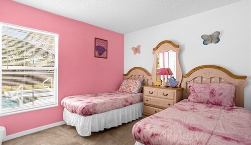 House (4 Bedrooms)