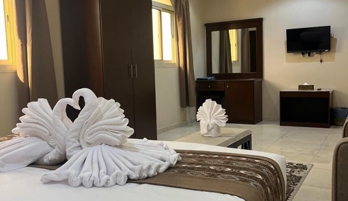 Suite, City View