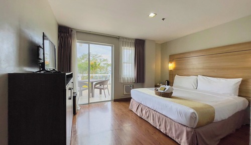 Deluxe King Room