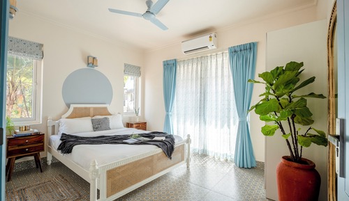 Superior Apartment, Pool View