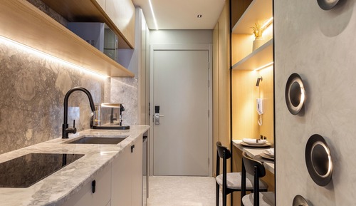 Deluxe Apartment, Lanai, City View