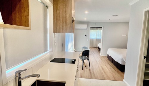 Deluxe Apartment, Courtyard View