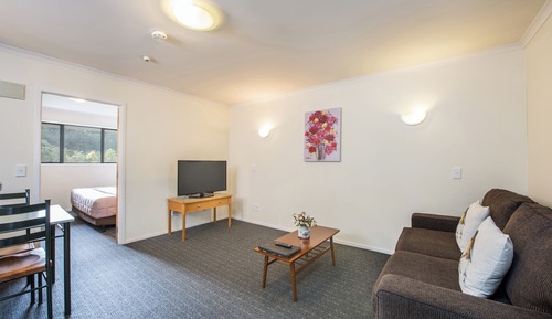 Deluxe Apartment, Courtyard View