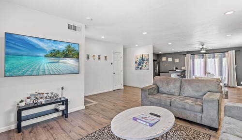 House, Multiple Beds, Patio, Garden View (1131 West Covina)