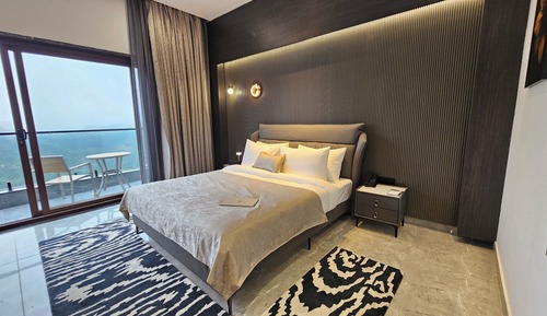 Executive Room, Bathtub, Mountain View