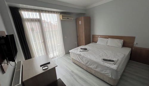Economy Room