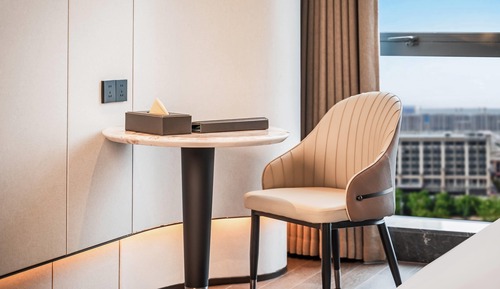 Deluxe Room, 1 King Bed, Non Smoking, Garden View