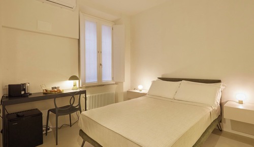 Classic Room, Courtyard View