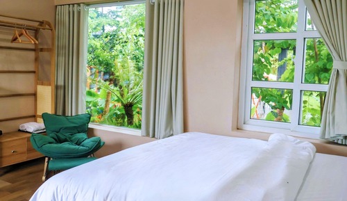 Deluxe Double Room, Pool View