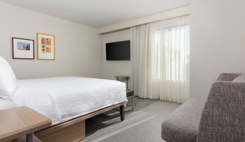 Studio Suite, 1 King Bed, Accessible (Hearing)