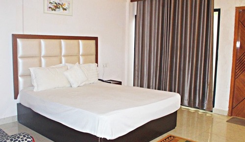 Deluxe Double Room, Balcony, Garden View
