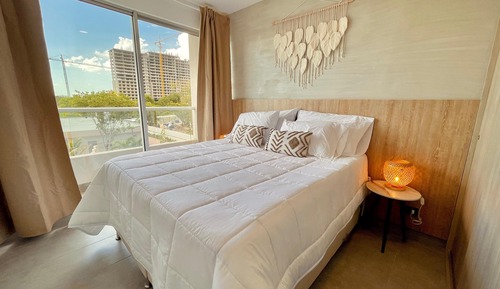 Studio Suite, Pool View (308E)