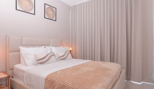 Studio Suite, Beach View (1810E)