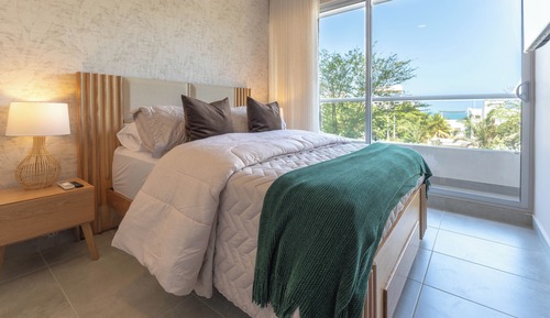 Studio Suite, Pool View (220E)