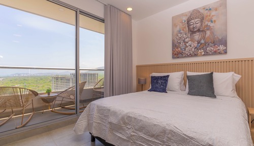 Studio, City View (1804F)