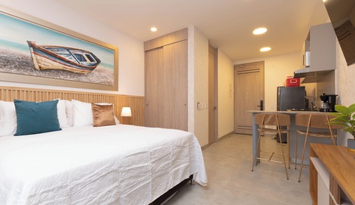 Studio, Pool View (1704F)