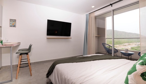 Studio, City View (1801F)