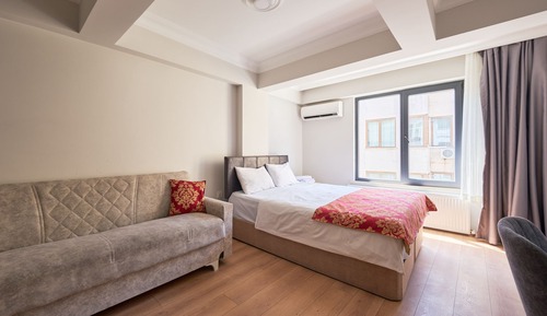 Deluxe Condo, City View