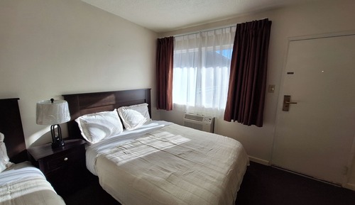 Deluxe Single Room, One Queen Bed, Non-Smoking
