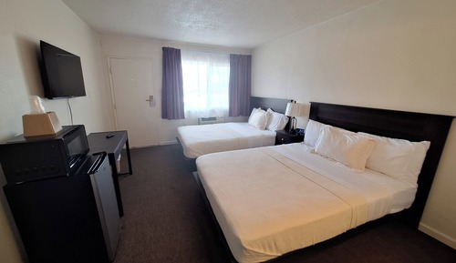 Deluxe Double Room, Two Queen Beds, Non-Smoking