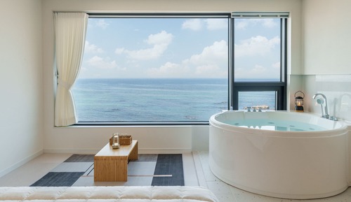 Basic Room, 1 Bedroom (Room 402 (Full Ocean View / Spa))