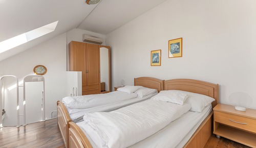 Gallery Apartment, City View