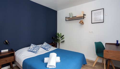 Double Room (Blue)