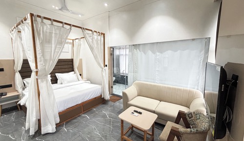 Royal Room, City View