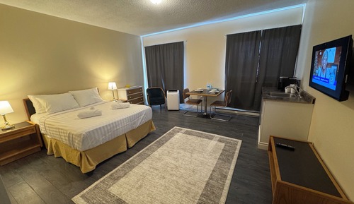 Standard Room, Partial Lake View