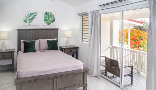 Deluxe Townhome, 101G