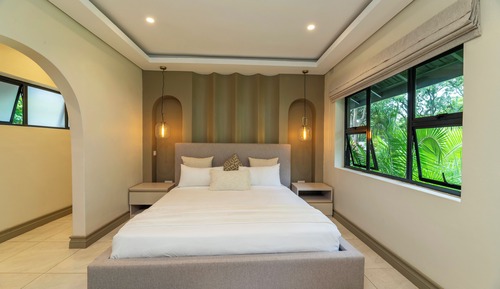 Deluxe Double Room, 1 King Bed, Private Bathroom, Garden View