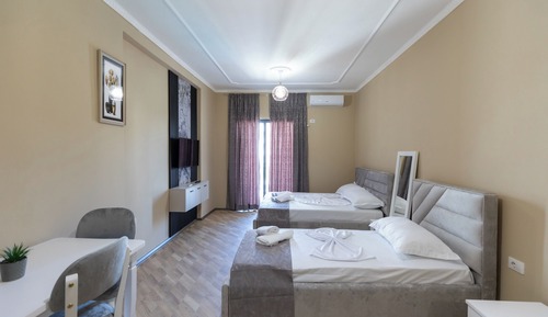 Triple Room with Pool View