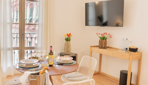 Family Room, City View