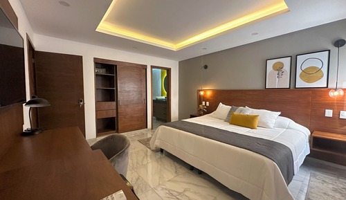 Executive Suite, Balcony, City View