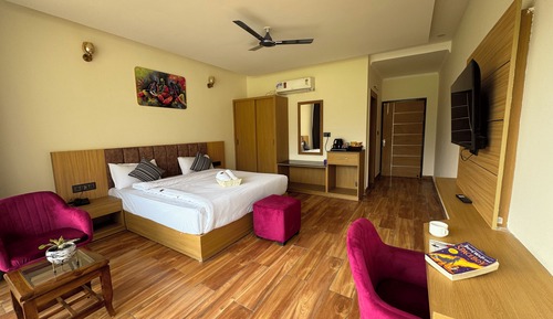Standard Double Room, Balcony, Valley View