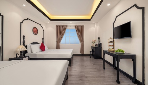 Basic Triple Room, City View