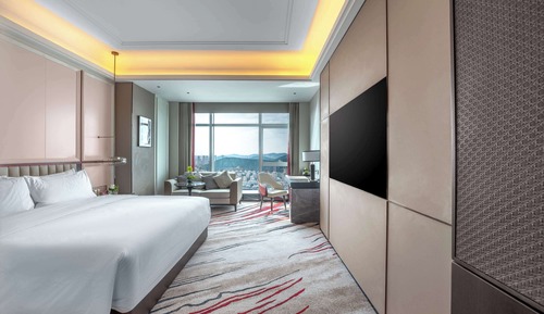 Deluxe Room, 1 King Bed, Accessible