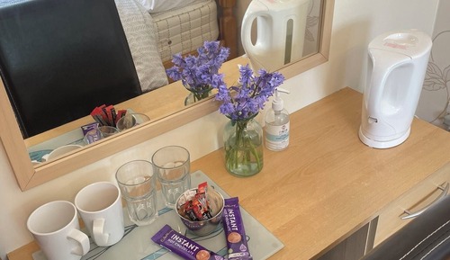 Room 1 at the Huntsman Inn - (Spacious Double Room at the Inn)