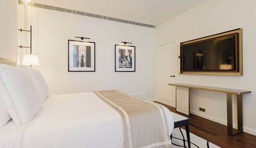 Suite, City View