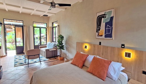 Comfort Studio Suite, Pool View